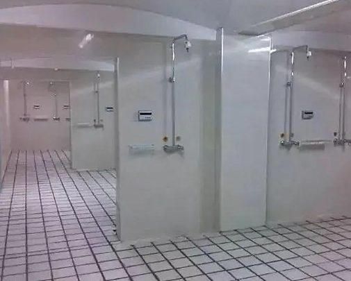 多数宿舍都需要到公共澡堂洗澡